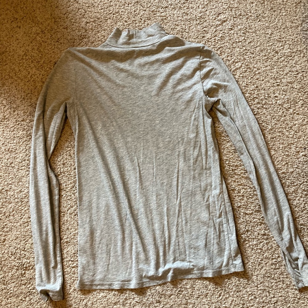 Everlane turtleneck - Picture 2 of 2